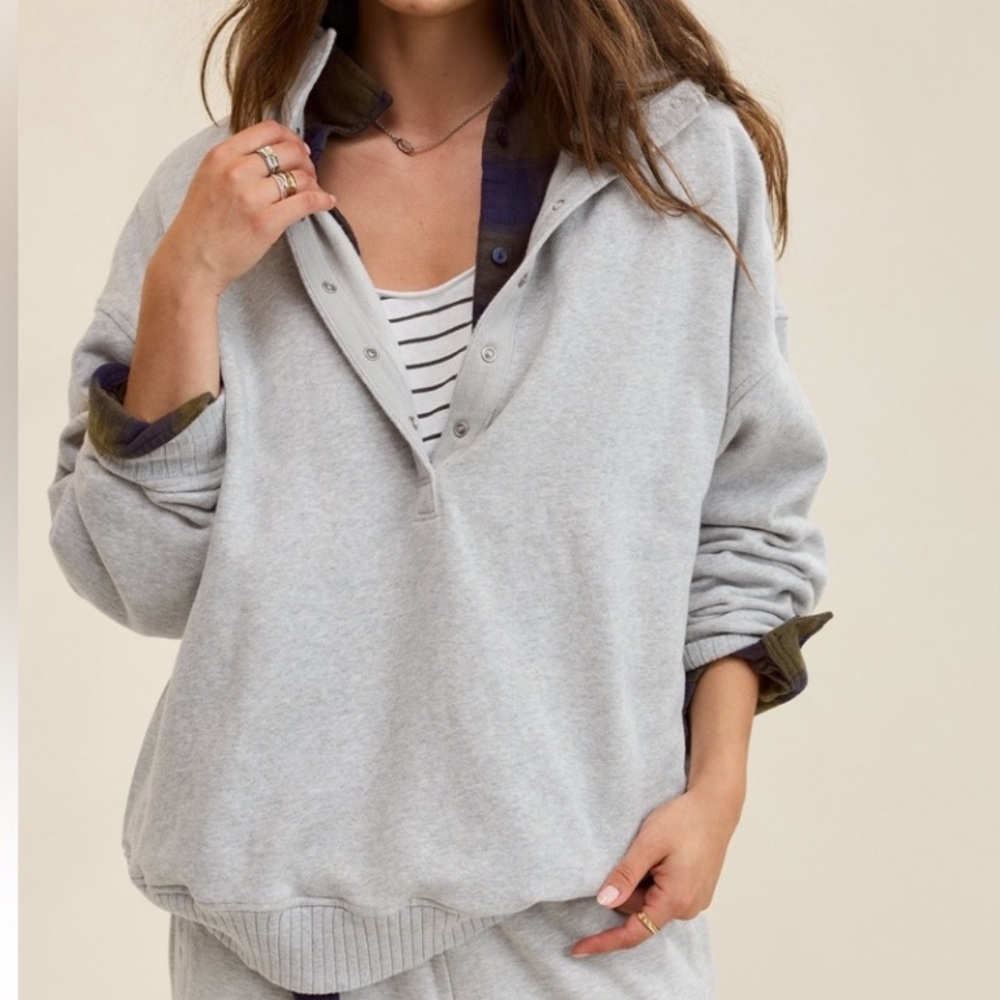 Aerie Oh Snap! Medium Heather Gray Sweatshirt Size Large, NWT